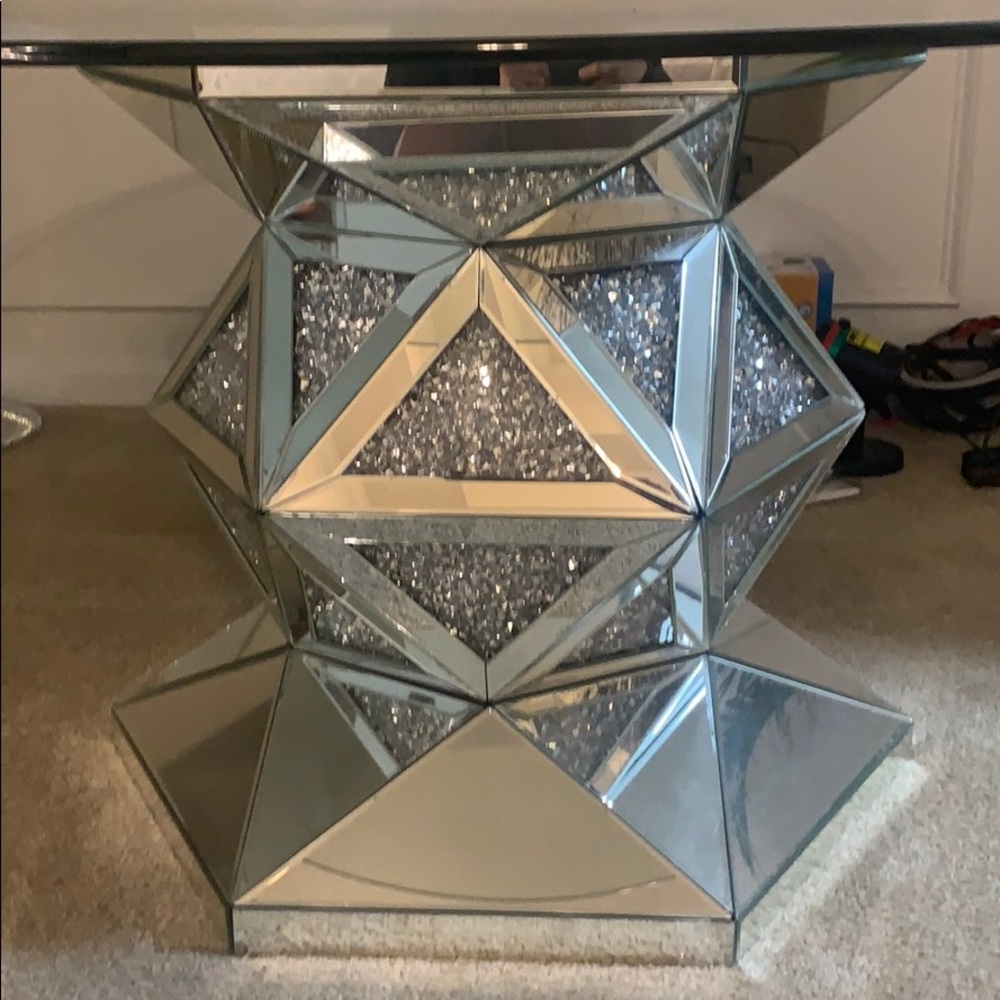 Dining room table